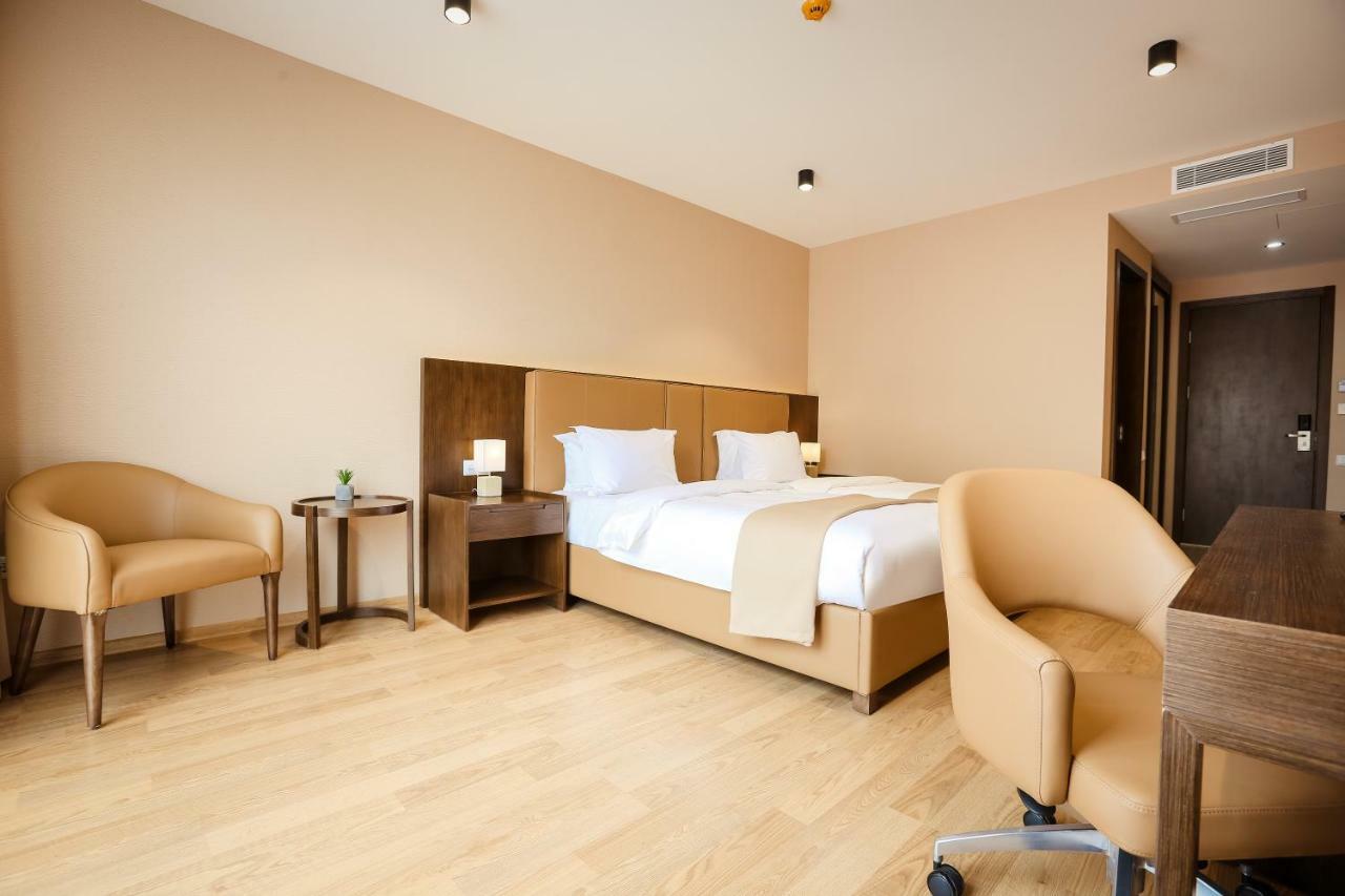 Hotel Elisi By Gtm à Tbilissi Extérieur photo